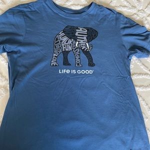Life Is Good Men’s short sleeve crusher tee. Sz Medium - blue- elephant on front